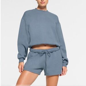 SKIMS Cotton Fleece Classic Crewneck | Steel Blue, sold out color